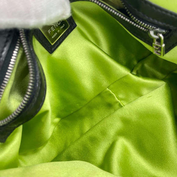 Fendi Baguette Black Beaded Shoulder Bag with Stones in Wave Pattern - Picture 11 of 16